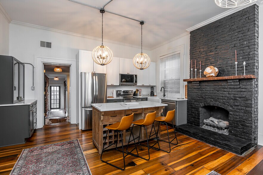 More Photos Of 302 W High St, Lexington Office Residential For Sale