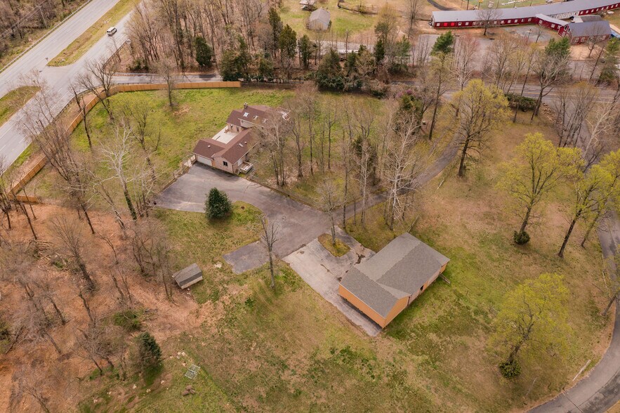 More Photos Of 11275 Edge Hill Rd, Newburg Service For Sale