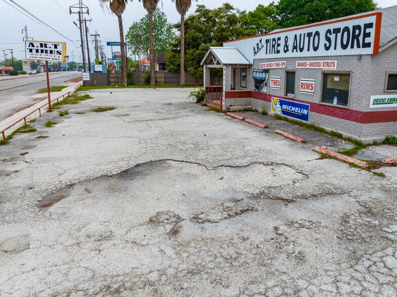 More Photos Of 1331 Austin Hwy, San Antonio Auto Repair For Sale