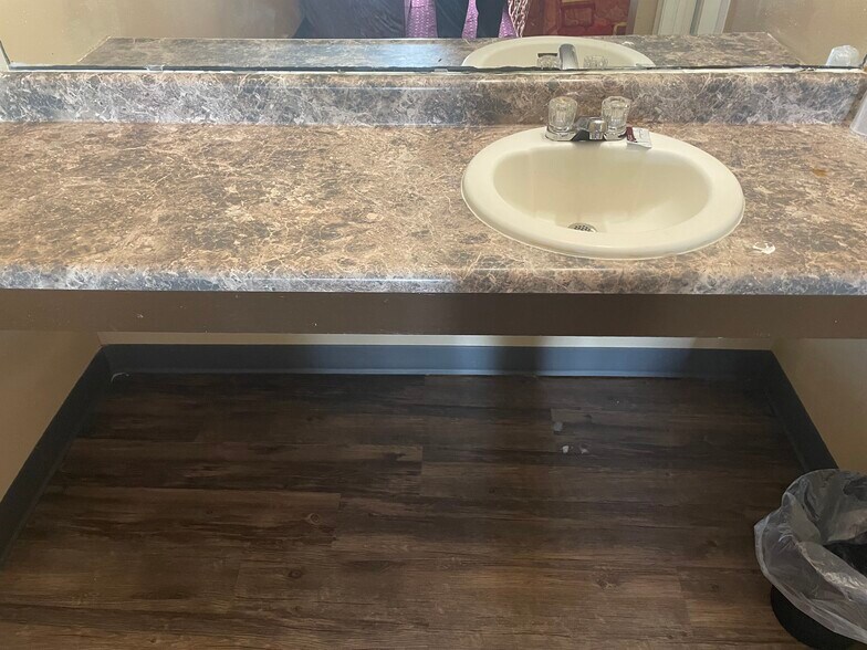 More Photos Of 732 E 82nd Ave, Merrillville Hotel For Sale