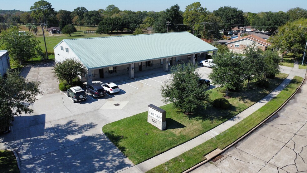 More Photos Of 17130 Townes Rd, Friendswood Warehouse For Lease