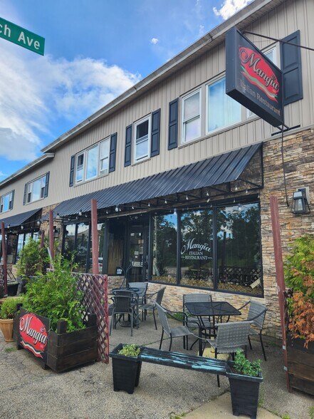 More Photos Of 31-35 Elm St, Manchester Storefront Retail Residential For Sale