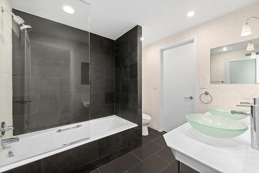 More Photos Of 53 Murray St, New York Apartments For Sale