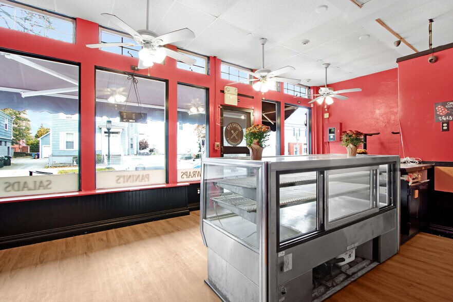 More Photos Of 366 Wood St, Bristol General Retail For Sale