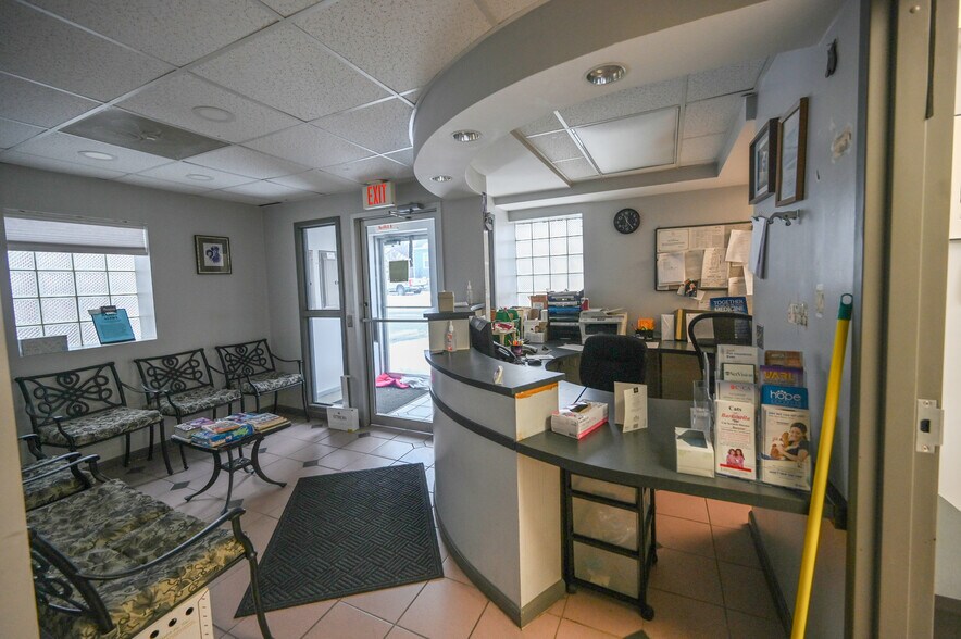 More Photos Of 7189 Lee Hwy, Falls Church General Retail For Sale