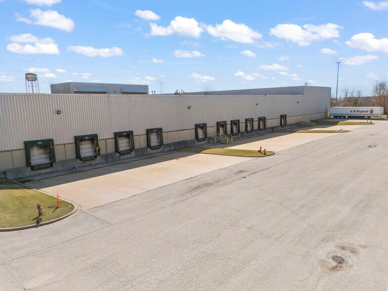 More Photos Of 2700 McDonough Rd, Joliet Manufacturing For Lease