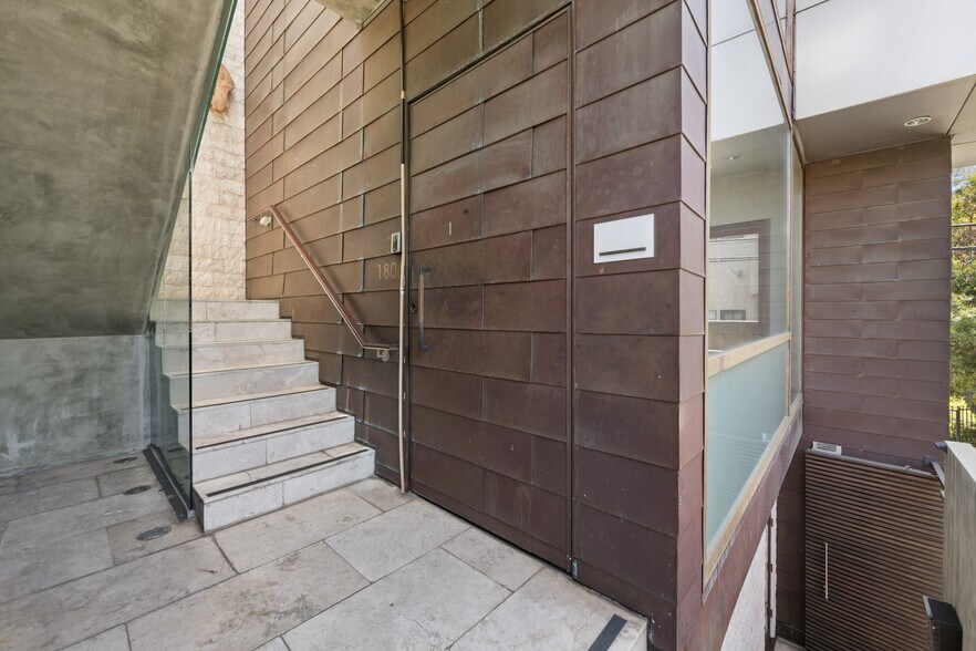 More Photos Of 1800-1808 Thayer Ave, Los Angeles Office For Lease