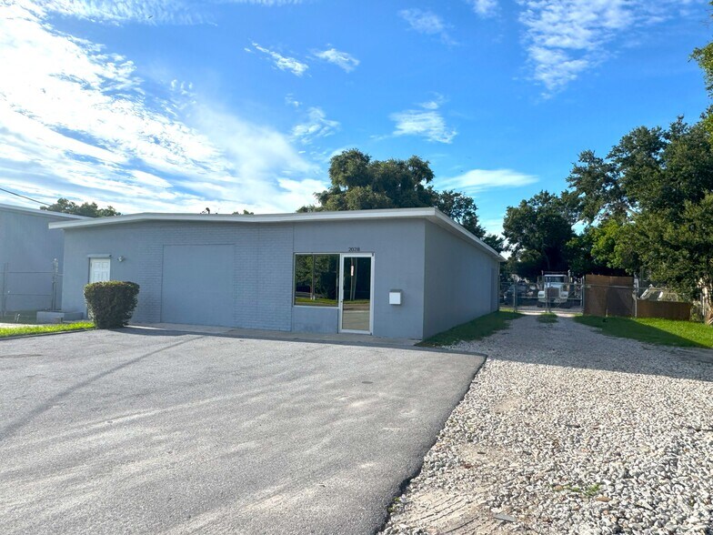More Photos Of 2028 Palmetto St, Clearwater Light Distribution For Lease