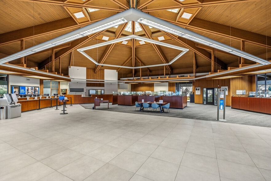 More Photos Of 601 Crater Lake Ave, Medford Bank For Sale