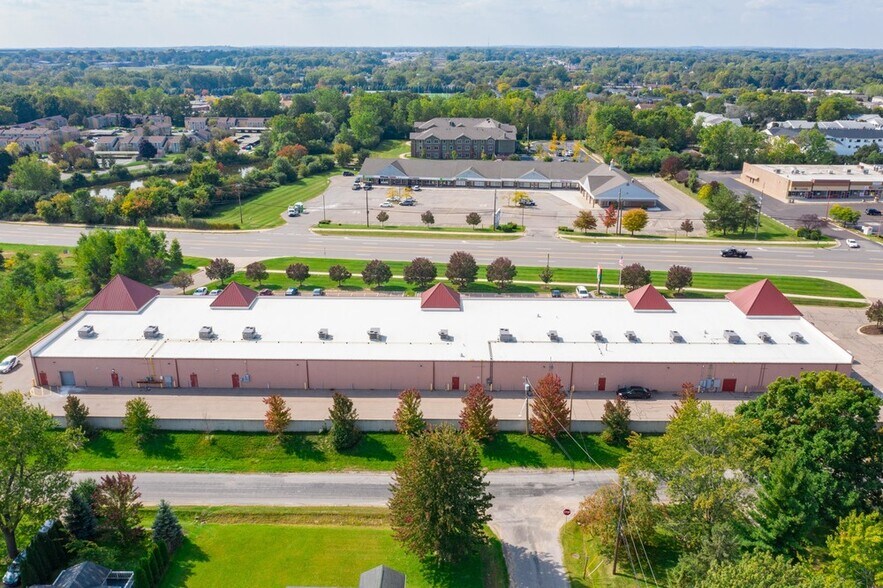 More Photos Of 1820-1856 N Perry St, Pontiac Freestanding For Sale