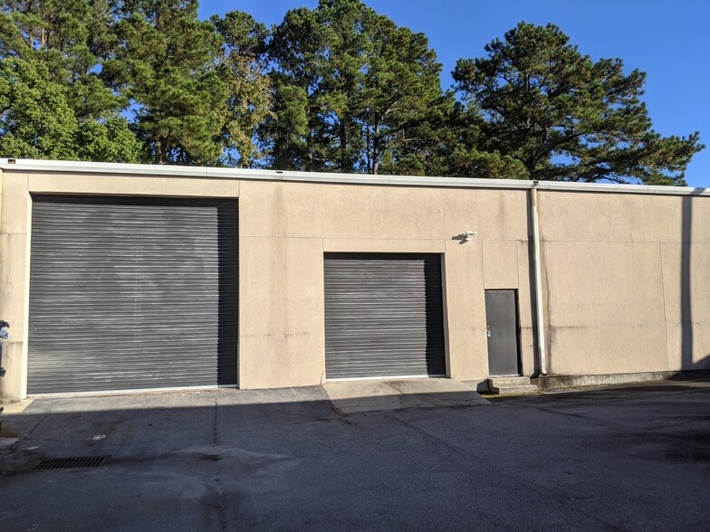 More Photos Of 4 Mall Ct, Savannah Office For Lease