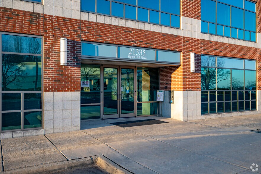 More Photos Of 21335 Signal Hill Plaza, Sterling Office For Lease