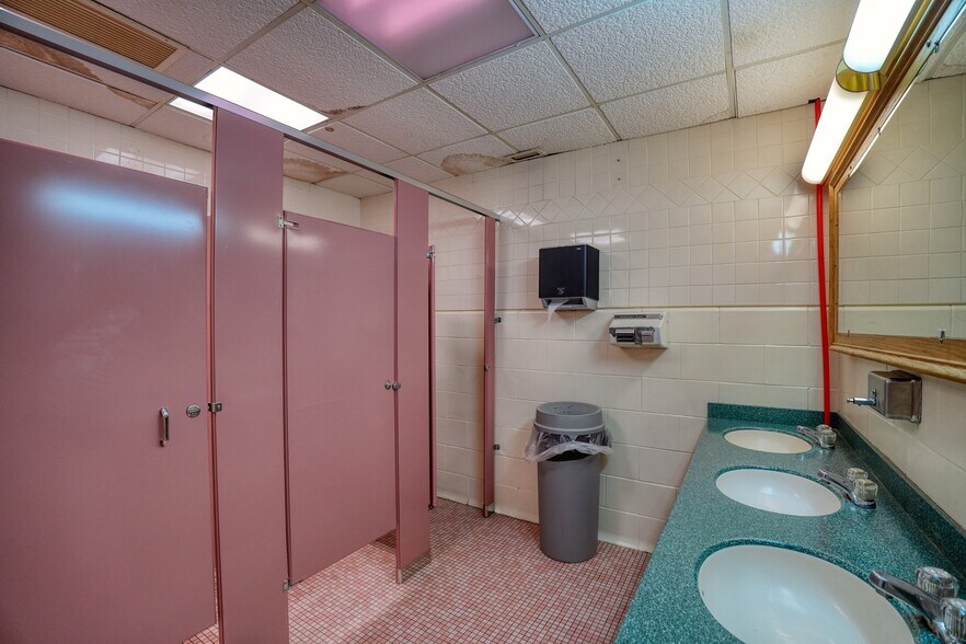 More Photos Of 3279 McClelland Ave, Erie Bowling Alley For Sale