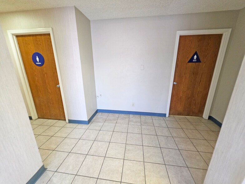 More Photos Of 4960 E Yale Ave, Fresno Warehouse For Sale