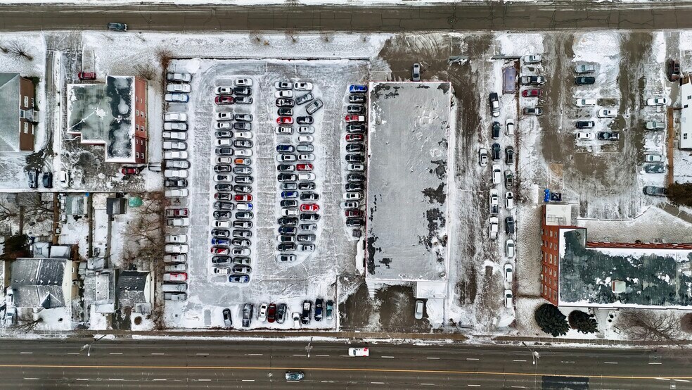 More Photos Of 188 Park Rd S, Oshawa Service For Sale