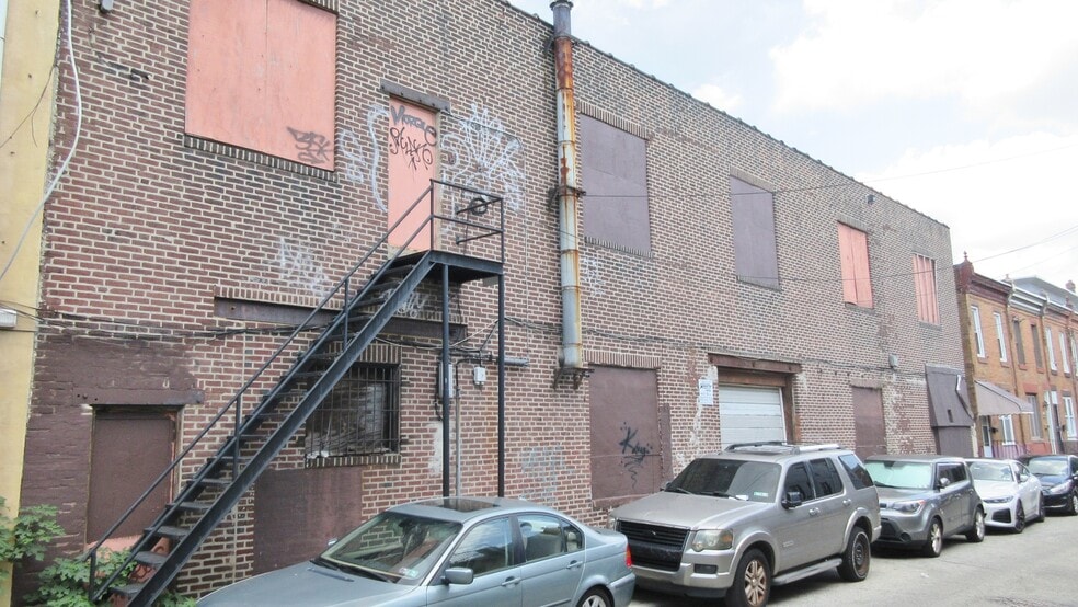 More Photos Of 1622-1628 W Passyunk Ave, Philadelphia Auto Repair For Sale