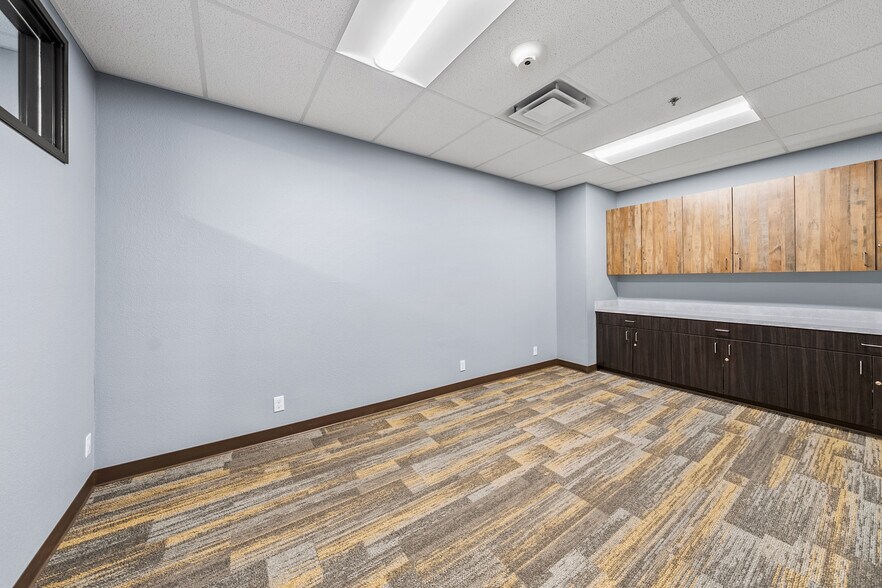 More Photos Of 2166 NW Vine St, Grants Pass Medical For Sale