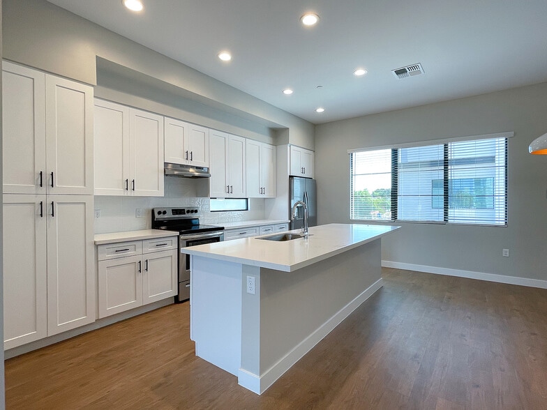 More Photos Of 3213 E Flower St, Phoenix Apartments For Sale