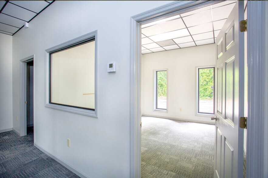 More Photos Of 511 State Docks Rd, Eufaula Office For Sale