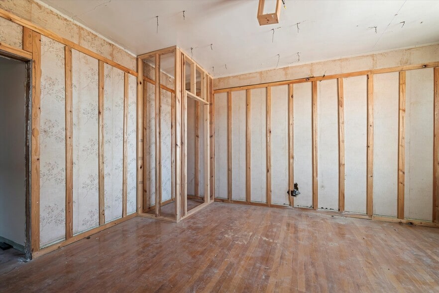 More Photos Of 127-131 W Market St, Cadiz Storefront Retail Residential For Sale