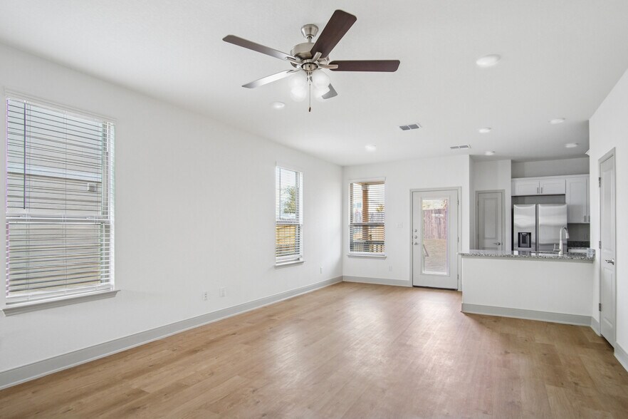 More Photos Of 6408 Segovia Ranch, San Antonio Apartments For Sale