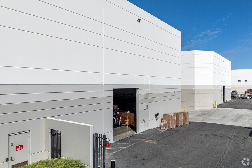 More Photos Of 11310 Slater Ave, Fountain Valley Warehouse For Lease