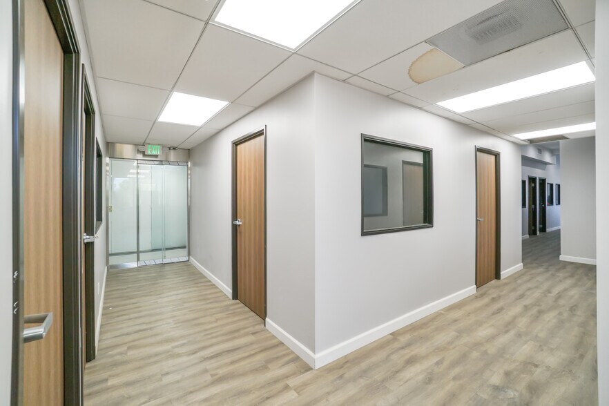 More Photos Of 1818 S Western Ave, Los Angeles Office For Lease
