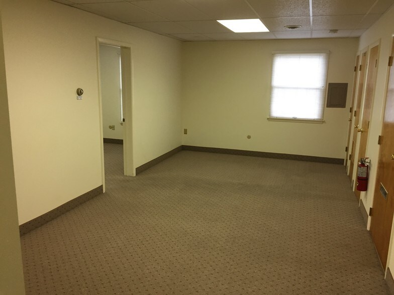 More Photos Of 764 Easton Ave, Somerset Office For Sale