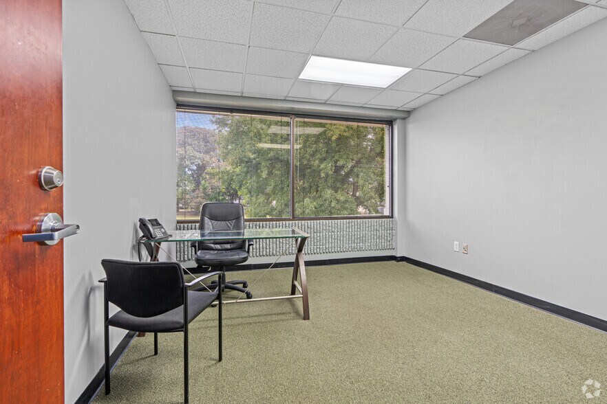 More Photos Of 900 Commonwealth Pl, Virginia Beach Coworking Space