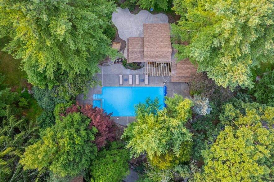 More Photos Of 112 Tawny Fox trl, East Stroudsburg Hospitality For Sale