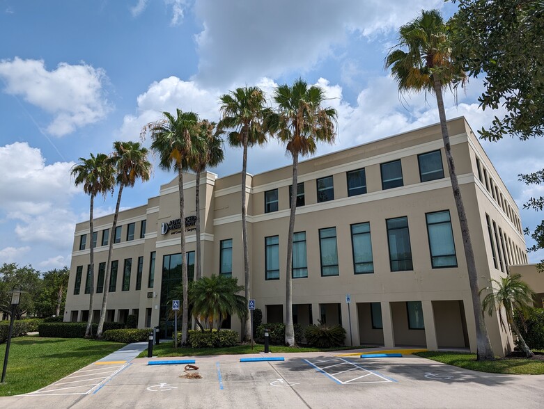 Primary Photo Of 3755 7th Ter, Vero Beach Medical For Lease