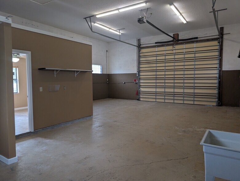 More Photos Of 400 Barton Blvd, Rockledge Light Manufacturing For Lease