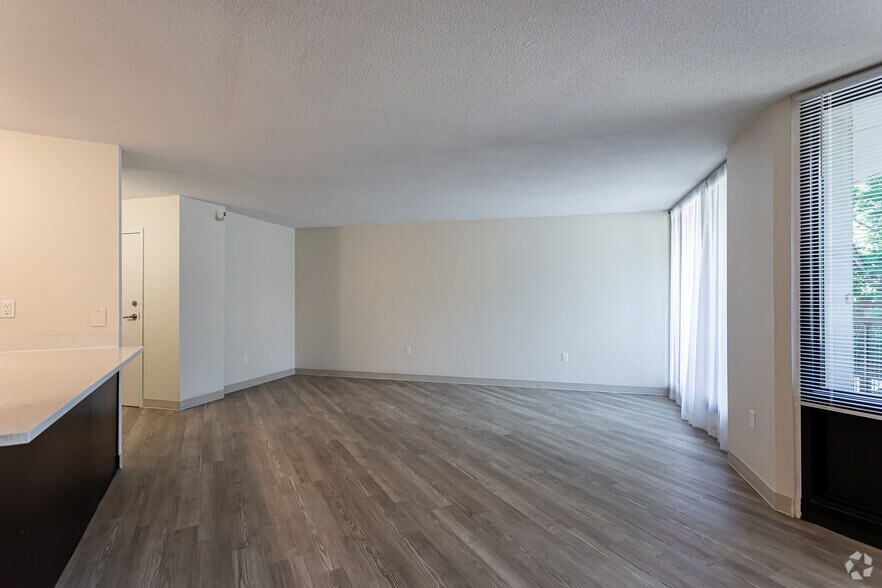 More Photos Of 10 Chestnut St, Springfield Multifamily For Sale
