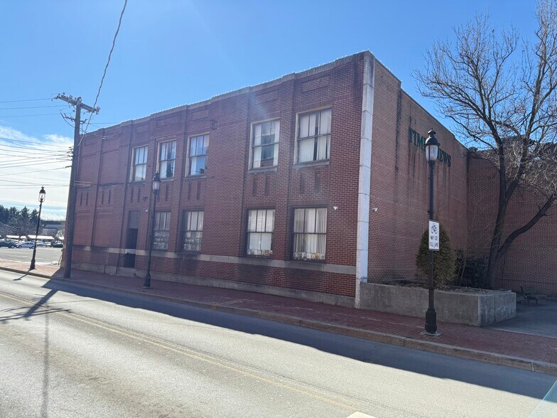 More Photos Of 19 Baltimore St, Cumberland Specialty For Sale