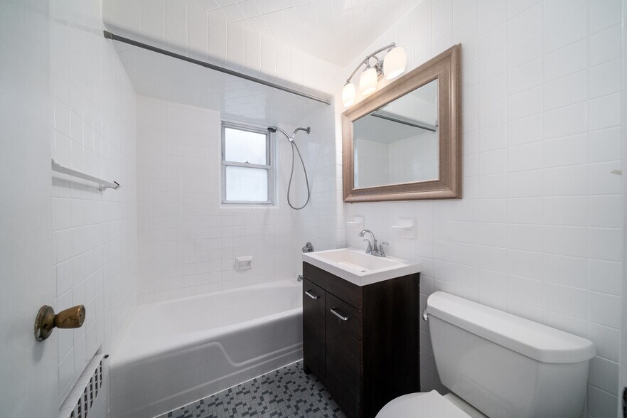 More Photos Of 518 79th St, North Bergen Medical For Sale