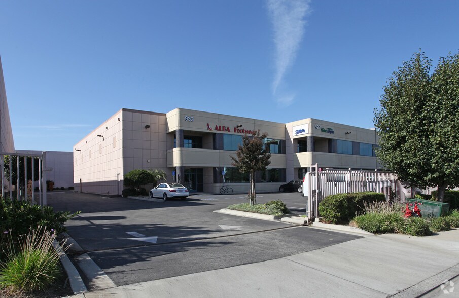 More Photos Of 927-933 Canada Ct, Rowland Heights Manufacturing For Lease