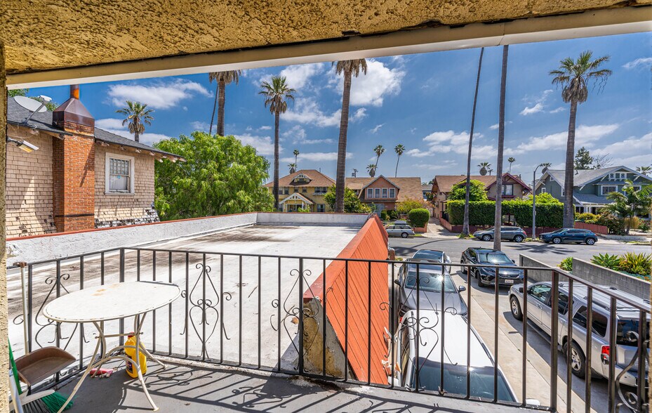 More Photos Of 1745 S Harvard Blvd, Los Angeles Apartments For Sale