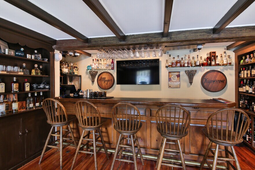 More Photos Of 136 E Butler Ave, Chalfont Restaurant For Sale