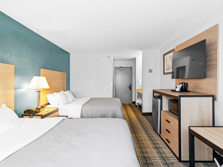 More Photos Of 15150 Brighton Rd, Brighton Hotel For Sale