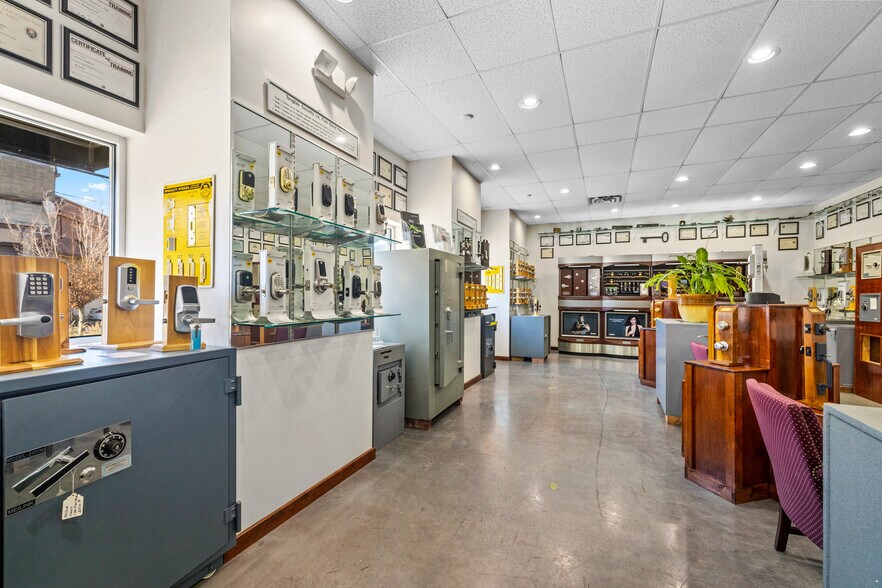 More Photos Of 622 N Central St, Knoxville General Retail For Sale