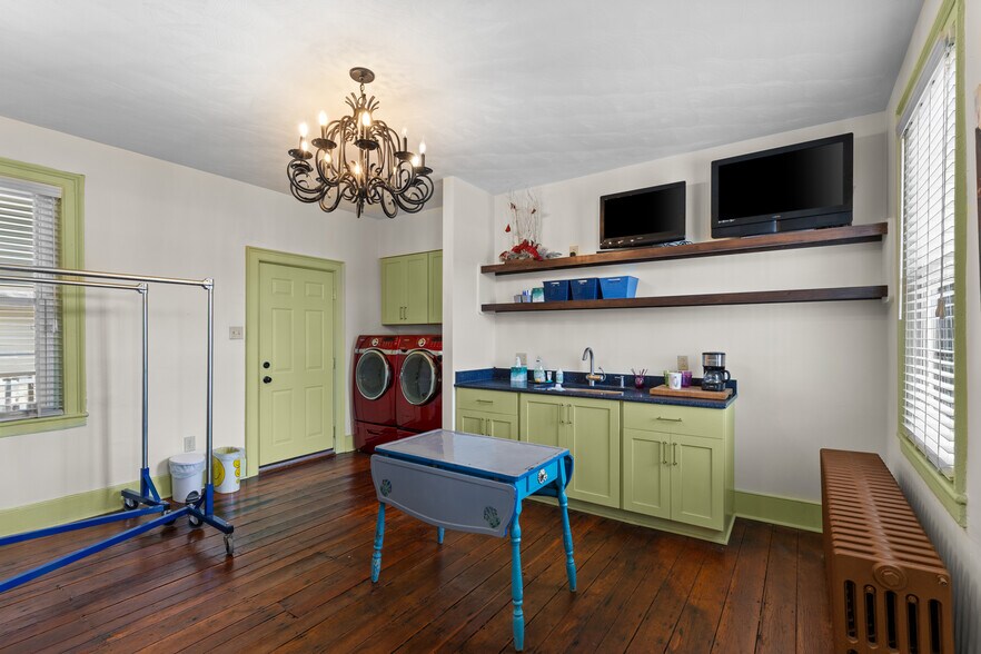 More Photos Of 900 Main St, Wellsburg Specialty For Sale
