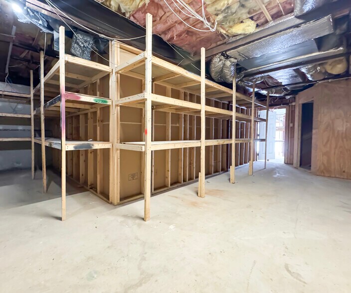 More Photos Of 25 Popes Ln, Danvers Flex For Sale