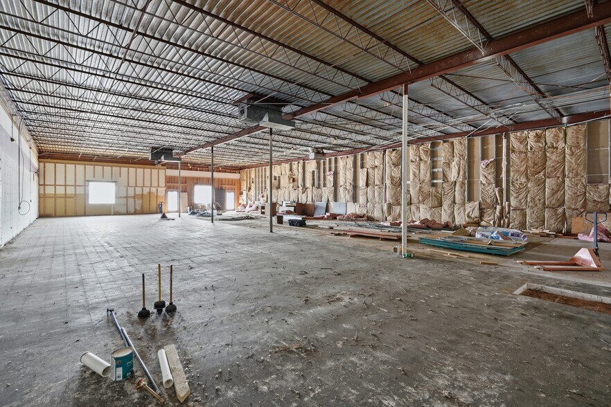 More Photos Of 605 S Green Ave, Purcell Freestanding For Sale