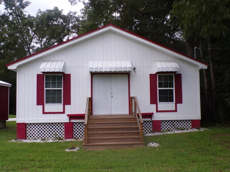More Photos Of 450 S Oak St, Jackson Storefront Retail Office For Sale