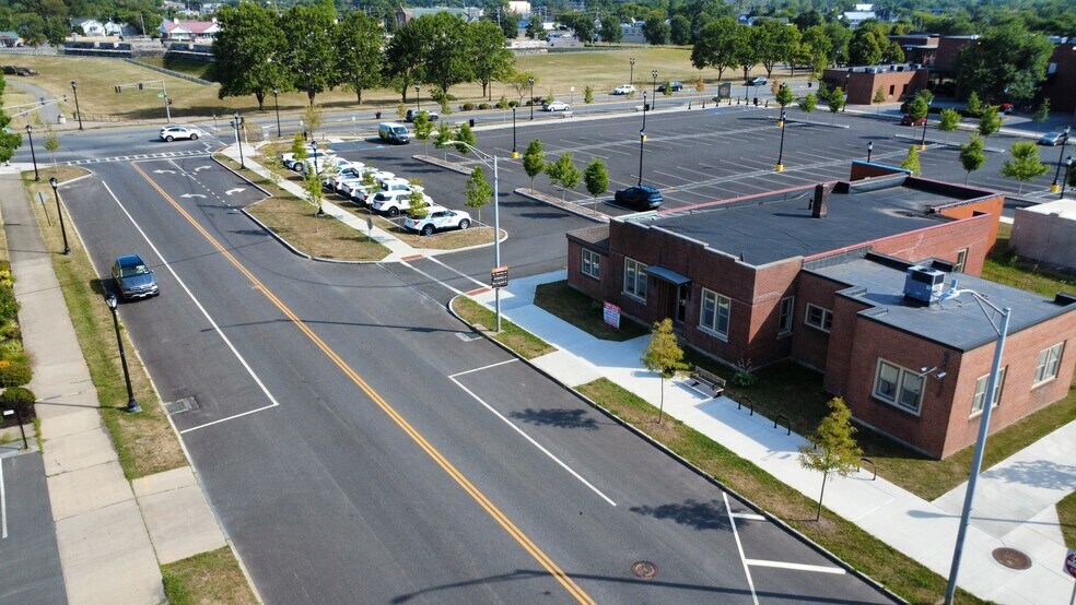 More Photos Of 107 W Liberty St, Rome Office For Sale