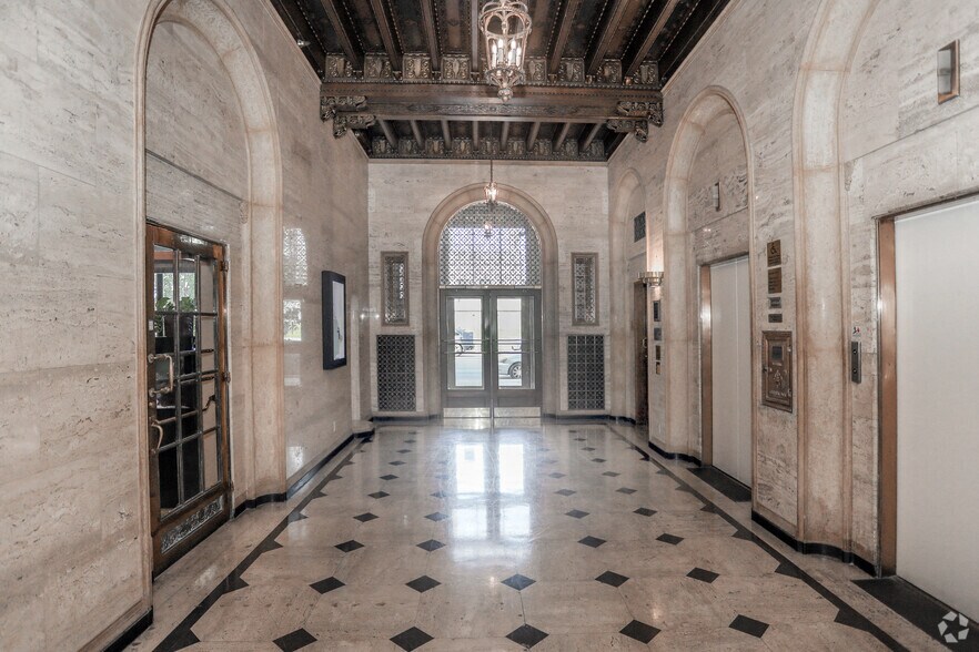 More Photos Of 429 N Pennsylvania St, Indianapolis Office For Lease