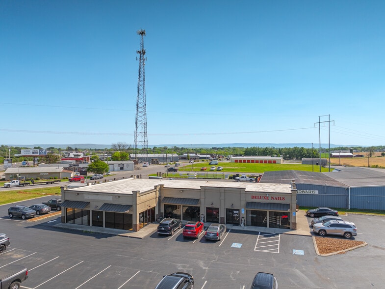 More Photos Of 2585 Decherd Blvd, Decherd Storefront For Lease