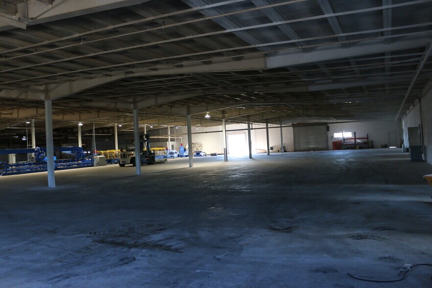 More Photos Of 5759 Tammy Little Dr, Section Warehouse For Sale