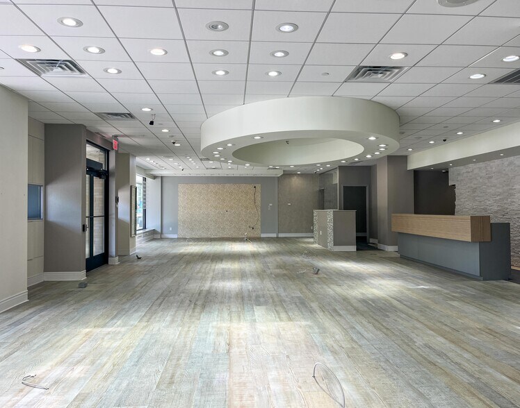 More Photos Of 101 1st Ave SW, Rochester Hotel For Lease