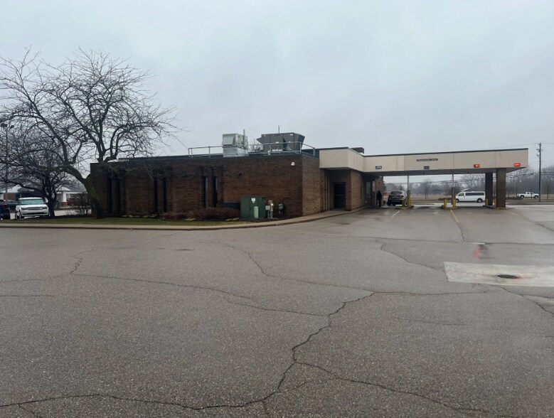 More Photos Of 1140 S Outer Dr, Saginaw Bank For Sale